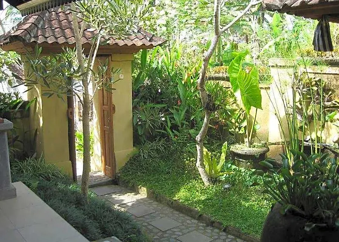 Uma Caming House